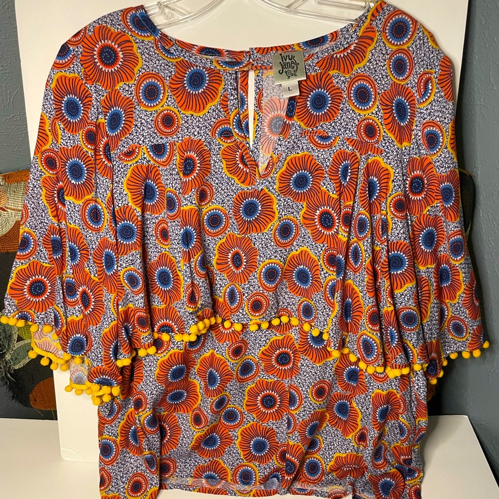 Ivy Jane women’s shirt size L Floral print